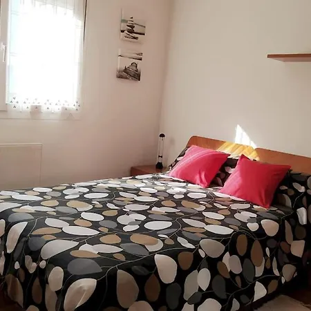 Apartamento De 2 Hab. Con Todo Lo Necesario. *